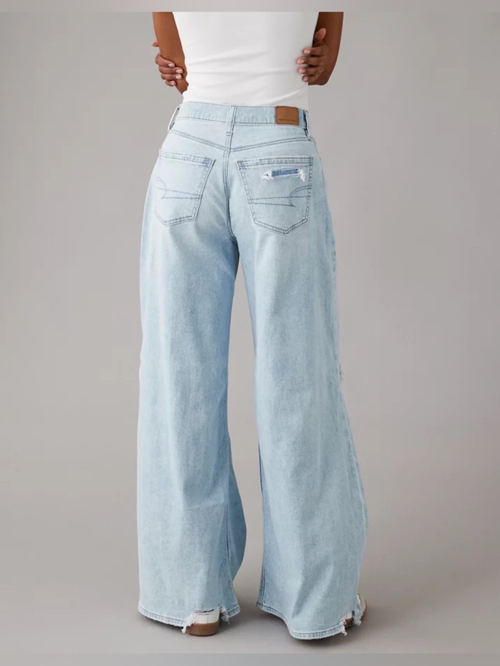 NWT American Eagle Dreamy Drape Ultra Wide-Leg Super High-Waisted Jean - Picture 2 of 16